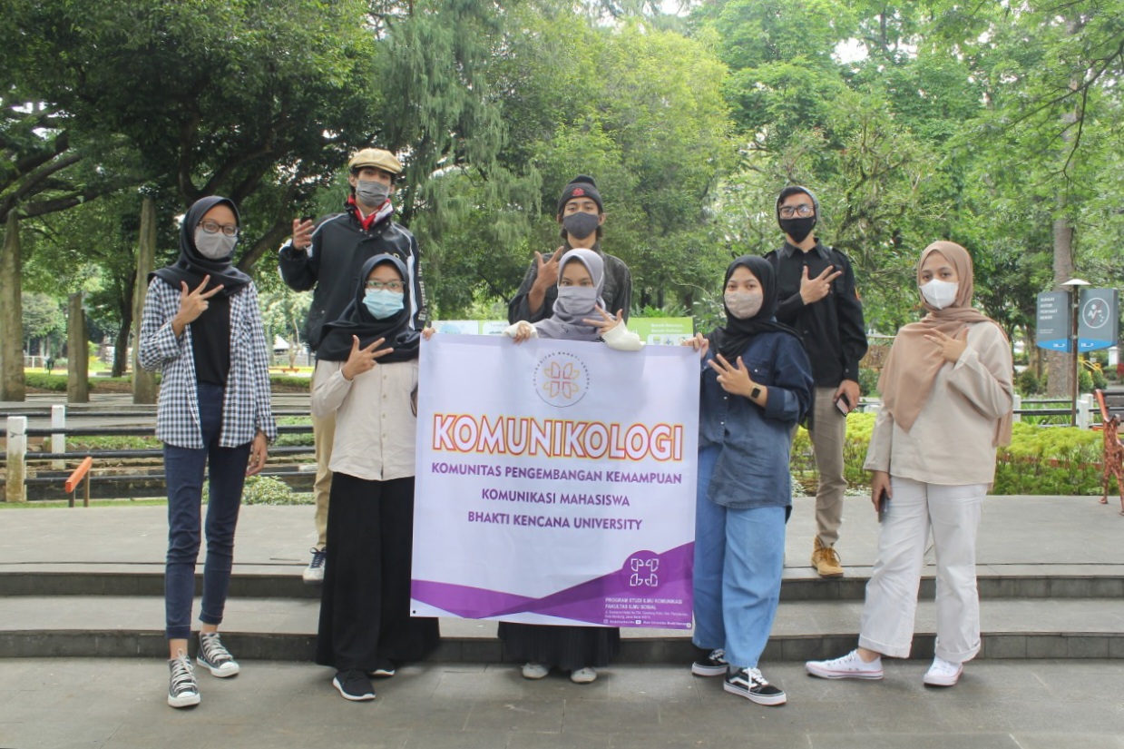 Komunitas Komunikologi